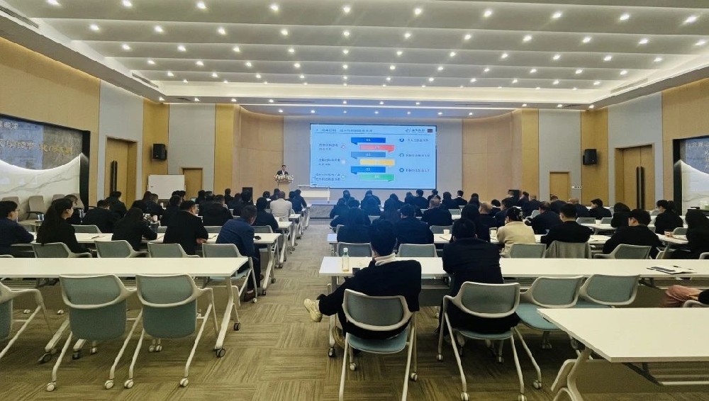 言传身教 学无止境|AK（中国）AK官方网站
集团开展成本控制专项培训