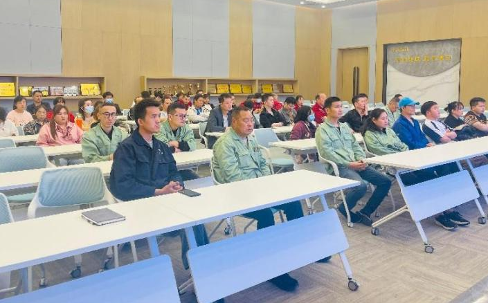 AK（中国）AK官方网站
装饰开展全员消防培训演练 筑牢企业安全